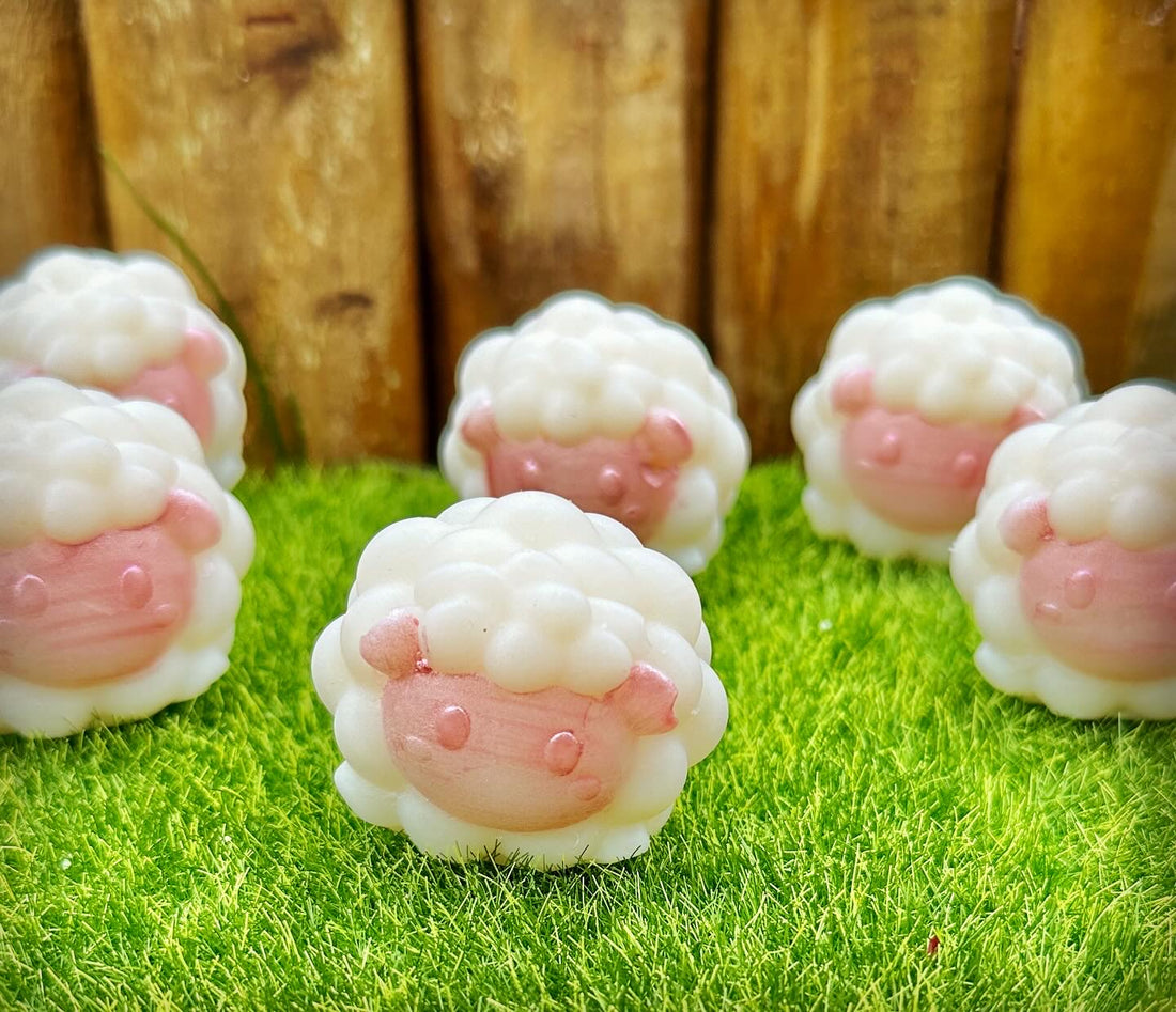 Marshmallow &amp; Candyfloss Fluffy Sheep Duo Wax Melts (pack of 2)